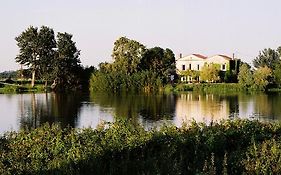 Maison d'Hôtes L'Arbre Rouge